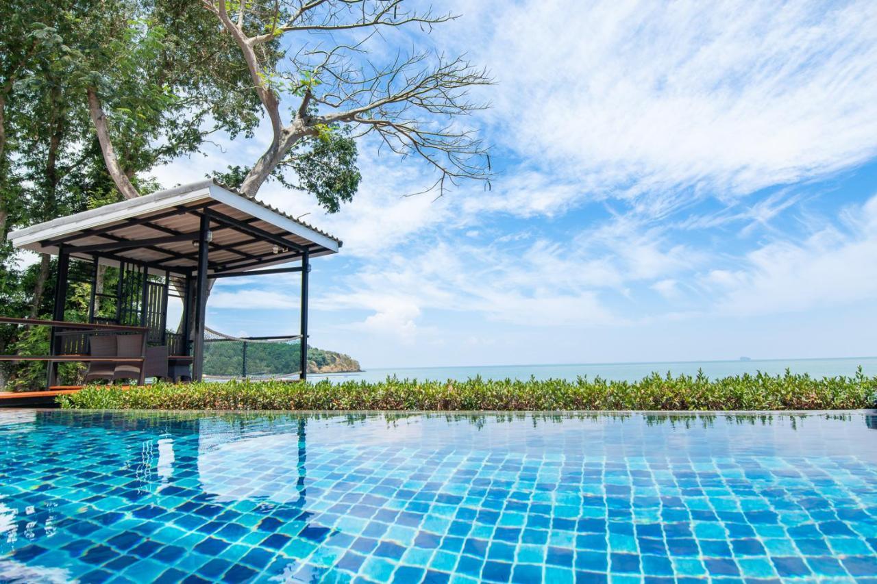 Koh Sirey Beachfront Pool Villa Phuket Екстериор снимка