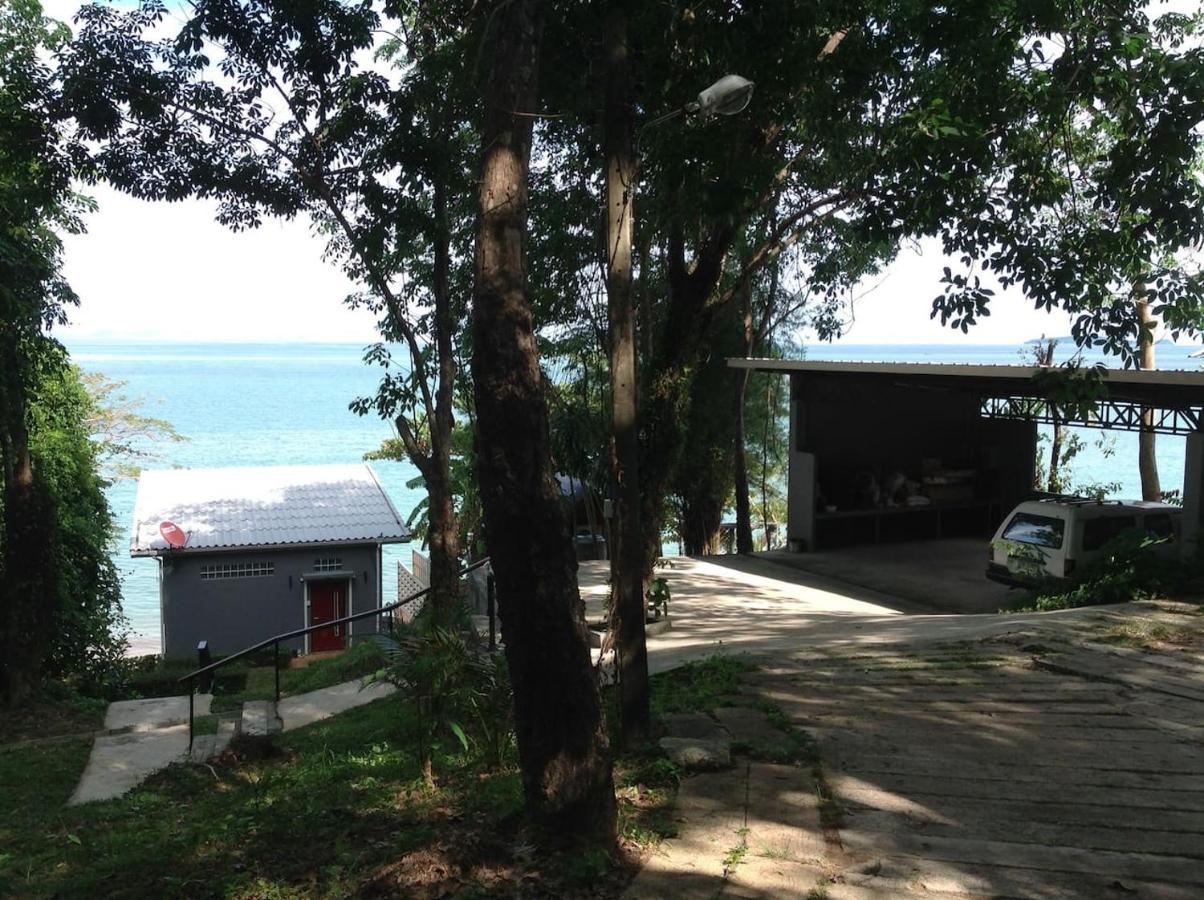 Koh Sirey Beachfront Pool Villa Phuket Екстериор снимка