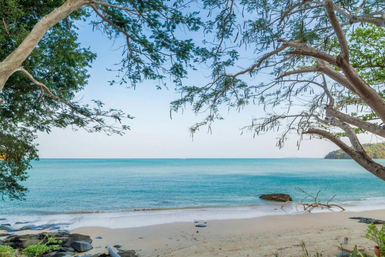 Koh Sirey Beachfront Pool Villa Phuket Екстериор снимка