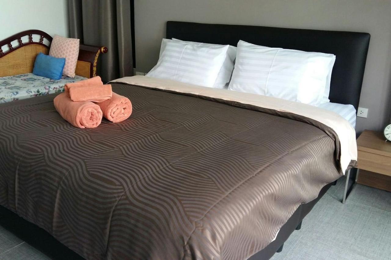 Koh Sirey Beachfront Pool Villa Phuket Екстериор снимка