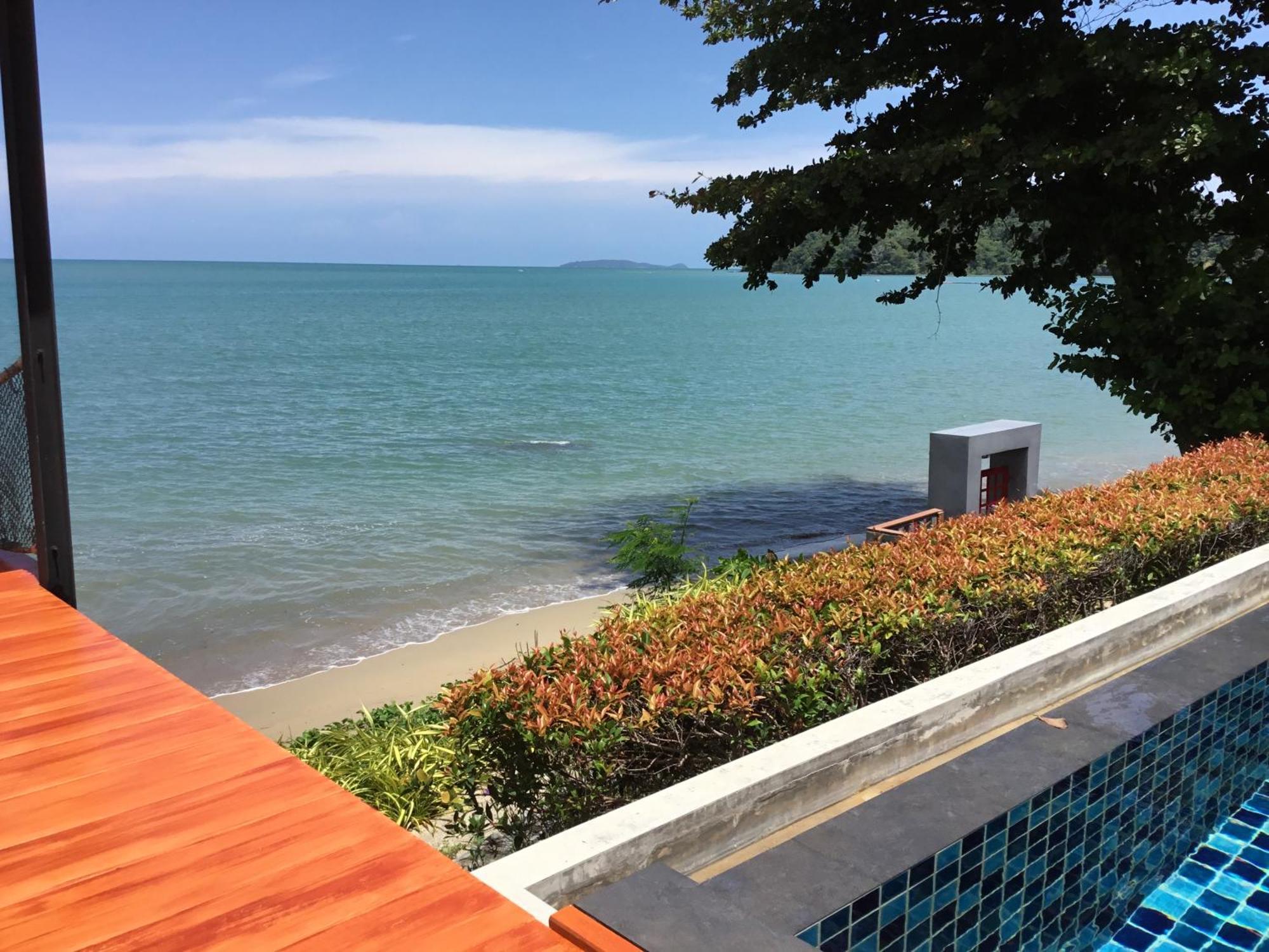 Koh Sirey Beachfront Pool Villa Phuket Екстериор снимка